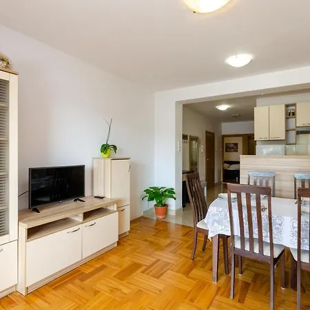 Laura Apartament Crikvenica