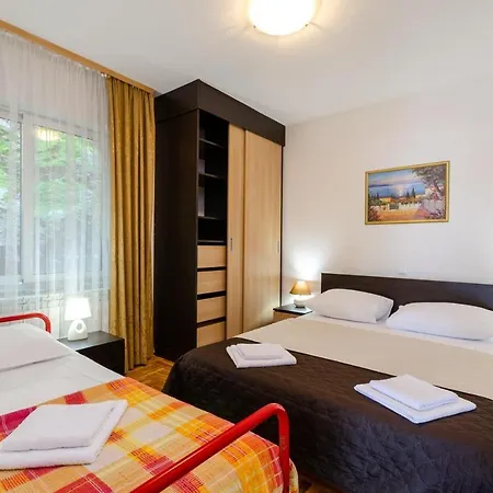 Laura Apartament