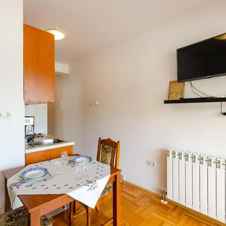 Laura Apartament