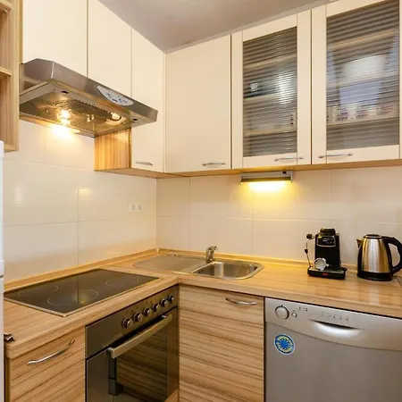 Laura Apartament