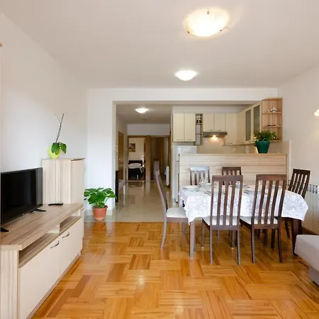 Apartament Laura *