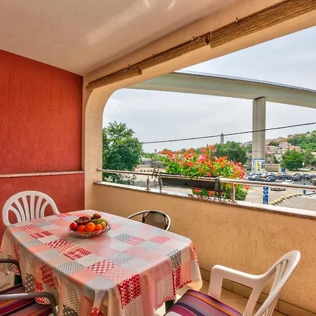 Laura Apartament