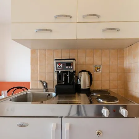 Laura Apartament *